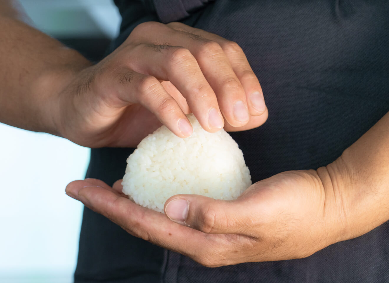 おにぎり処赤丸農産のお米で握るおにぎり
