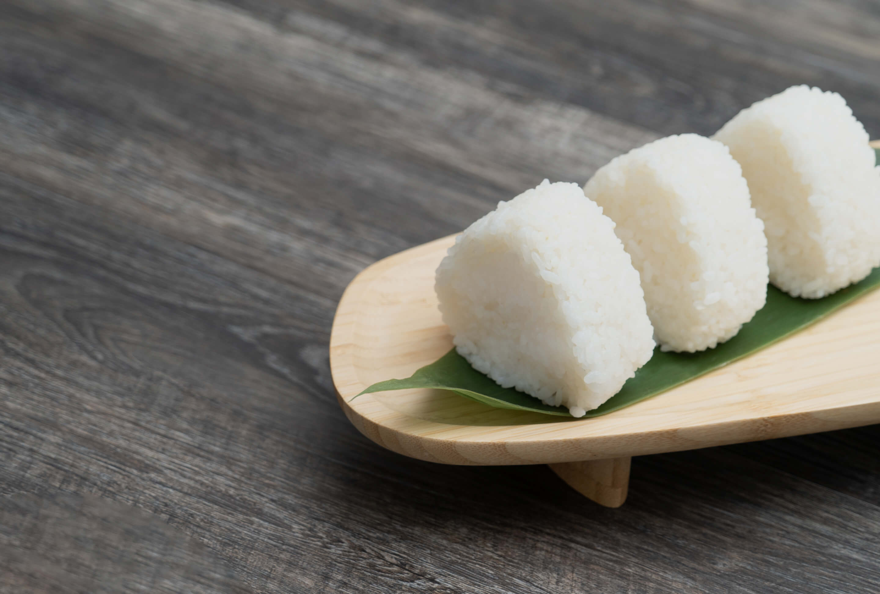 赤丸農産が育てた赤丸米コシヒカリのおにぎり